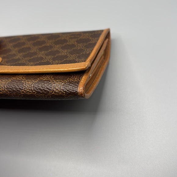 CELINE MACADAM KISS-LOCK LONG WALLET - Picture 7 of 15